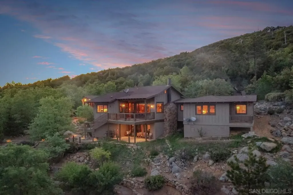 Julian, California 92036, United States, 4 Bedrooms Bedrooms, ,5 BathroomsBathrooms,Residential,Active,253037