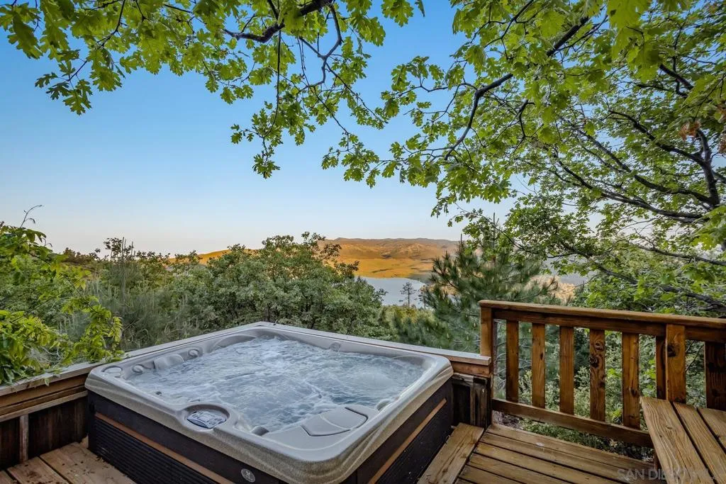 Julian, California 92036, United States, 4 Bedrooms Bedrooms, ,5 BathroomsBathrooms,Residential,Active,253037