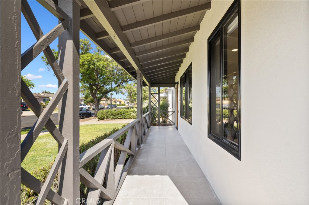616 W Floral Drive