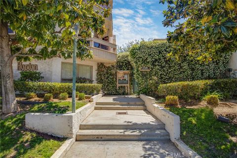 Photo of 17150 Burbank BLVD #23, Encino, CA 91316 (MLS # GD26103707)