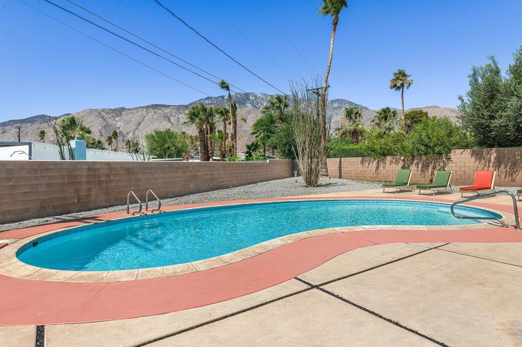 859 E Grace Circle