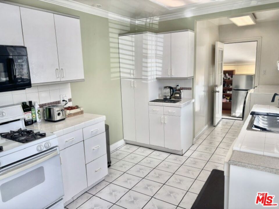 5864 Bucknell Avenue