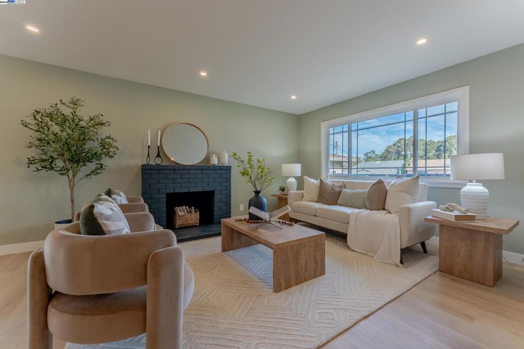 FAIRVIEW - Residential