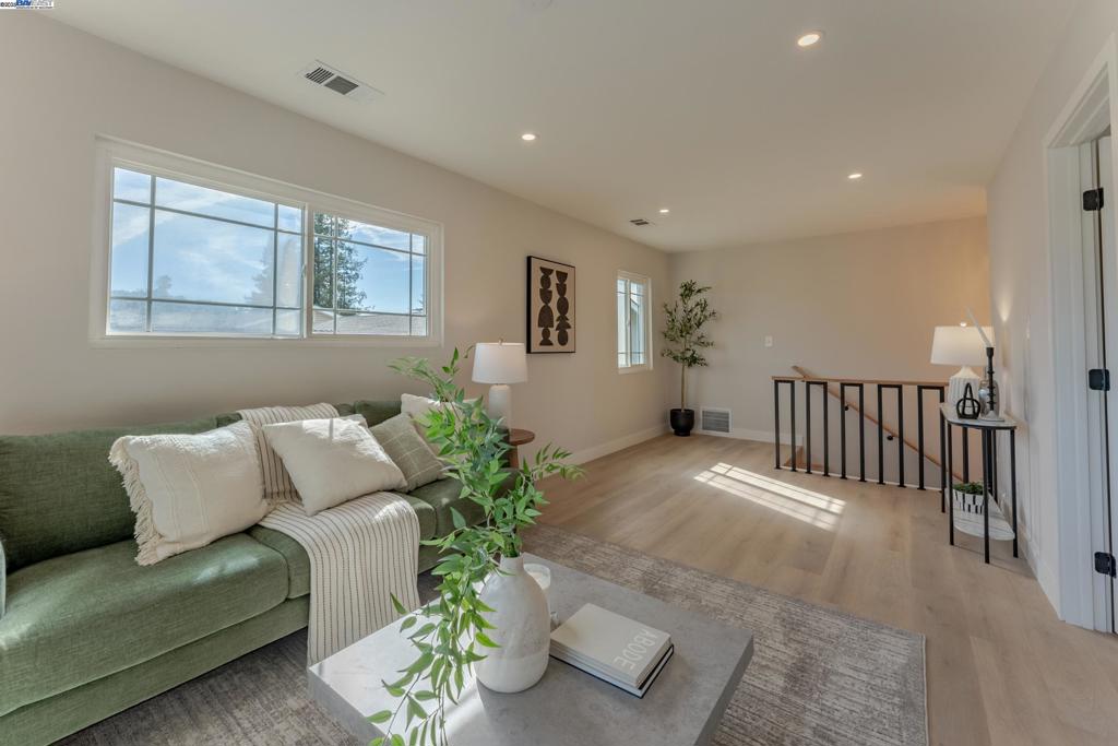 FAIRVIEW - Residential