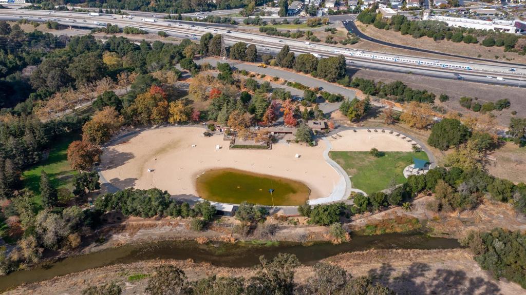 FAIRVIEW - Residential