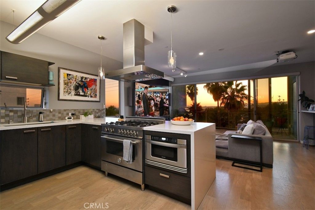 Photo of 751 N Fairfax Avenue #8, Los Angeles, CA 90046 (MLS # NP25200611)