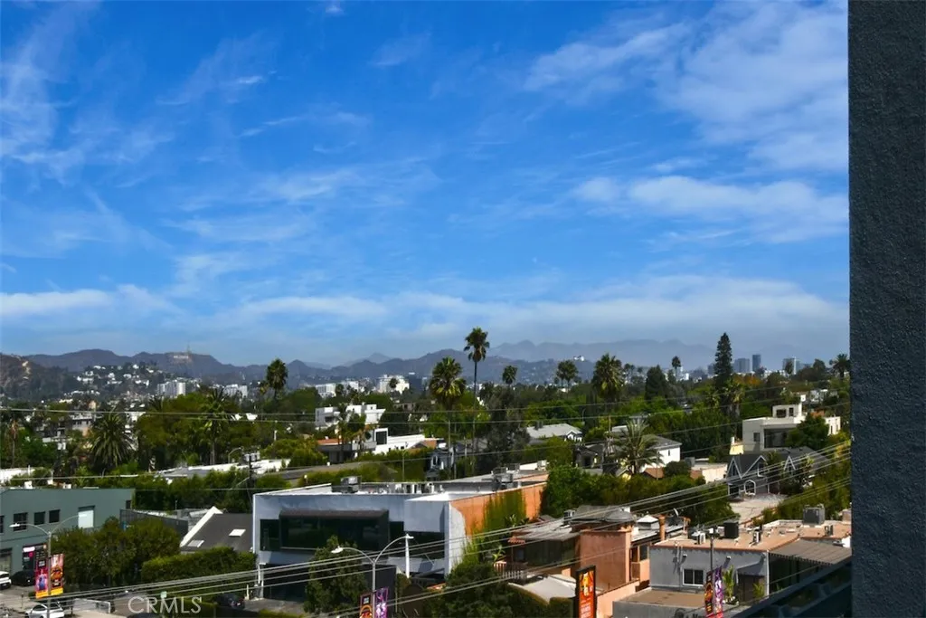 Los Angeles, California 90046, United States, 2 Bedrooms Bedrooms, ,3 BathroomsBathrooms,Residential,Active,211385