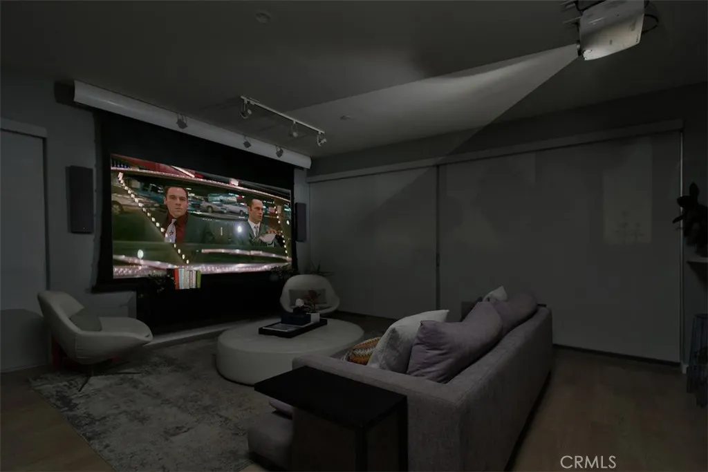 Los Angeles, California 90046, United States, 2 Bedrooms Bedrooms, ,3 BathroomsBathrooms,Residential,Active,211385