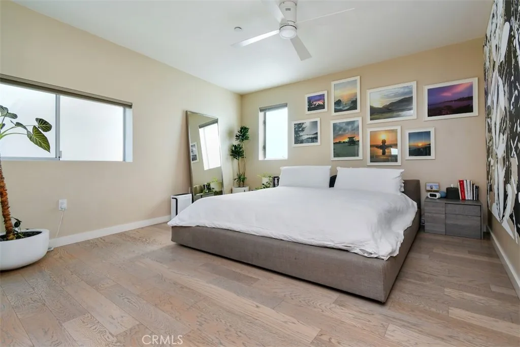 Los Angeles, California 90046, United States, 2 Bedrooms Bedrooms, ,3 BathroomsBathrooms,Residential,Active,211385