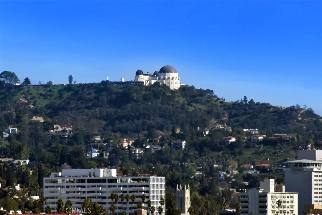 Los Angeles, California 90046, United States, 2 Bedrooms Bedrooms, ,3 BathroomsBathrooms,Residential,Active,211385