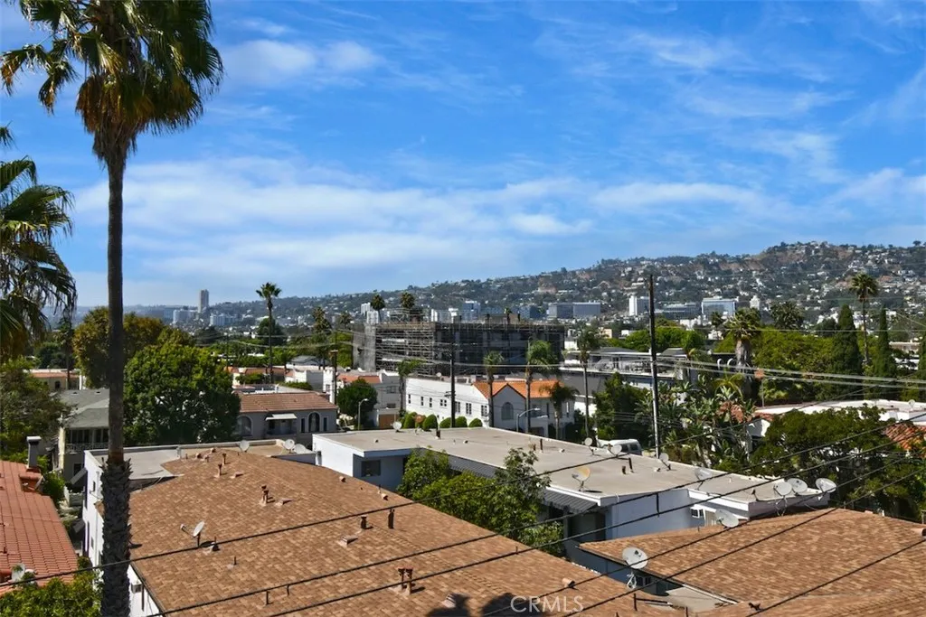 Los Angeles, California 90046, United States, 2 Bedrooms Bedrooms, ,3 BathroomsBathrooms,Residential,Active,211385