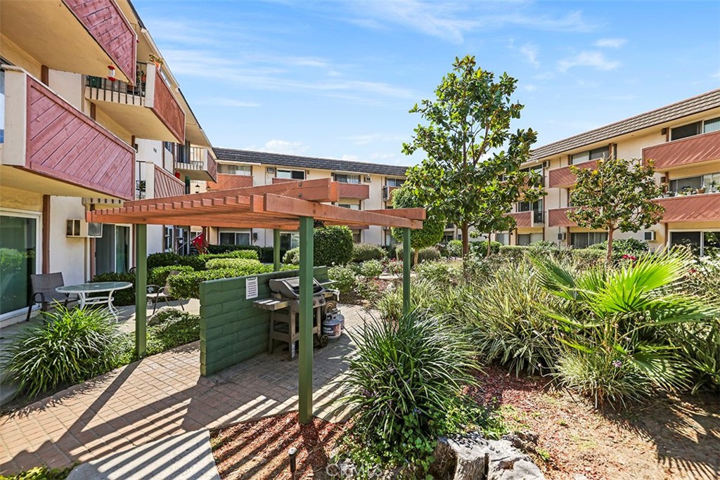 5585 E Pacific Coast Highway 354