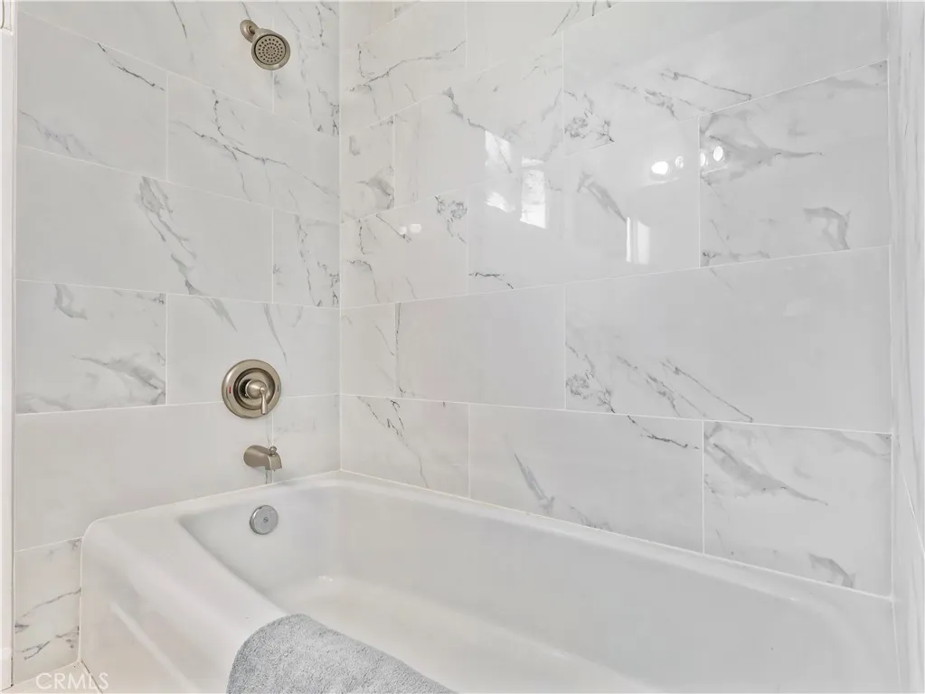 Van Nuys, California 91406, United States, 4 Bedrooms Bedrooms, ,2 BathroomsBathrooms,Residential,Pending,250218