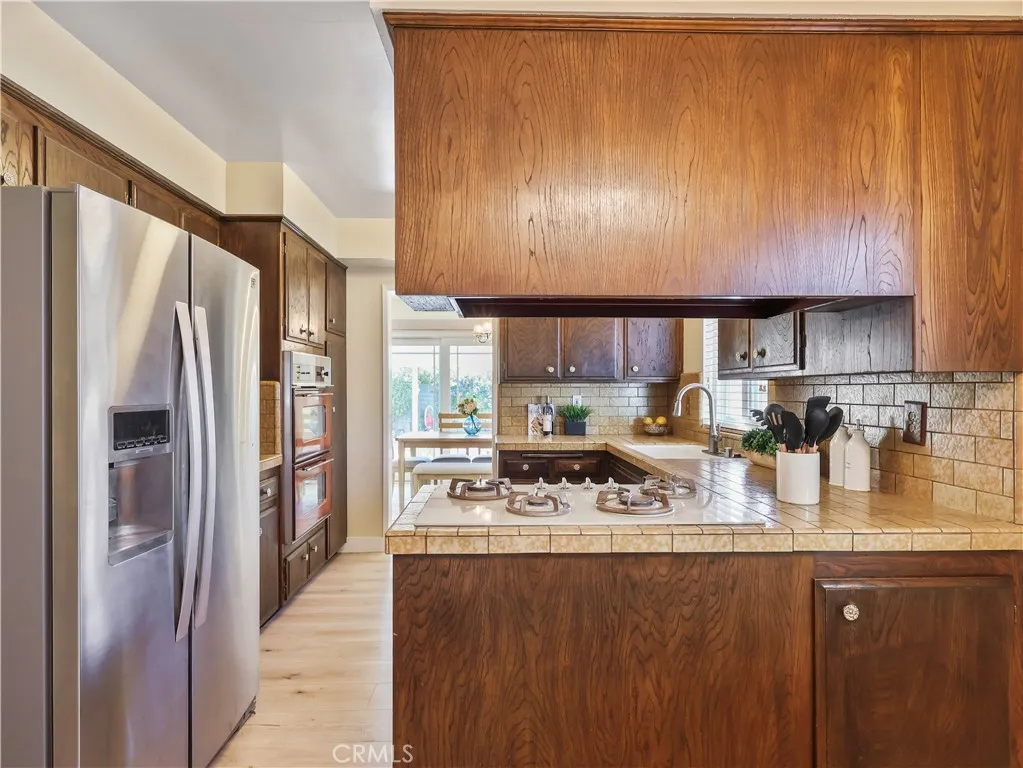 Van Nuys, California 91406, United States, 4 Bedrooms Bedrooms, ,2 BathroomsBathrooms,Residential,Pending,250218