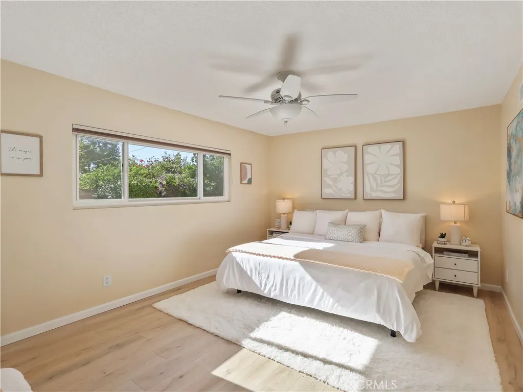 Van Nuys, California 91406, United States, 4 Bedrooms Bedrooms, ,2 BathroomsBathrooms,Residential,Pending,250218