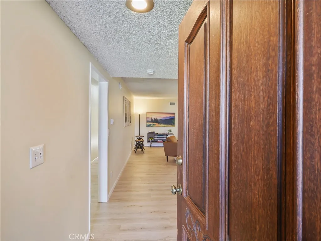 Van Nuys, California 91406, United States, 4 Bedrooms Bedrooms, ,2 BathroomsBathrooms,Residential,Pending,250218