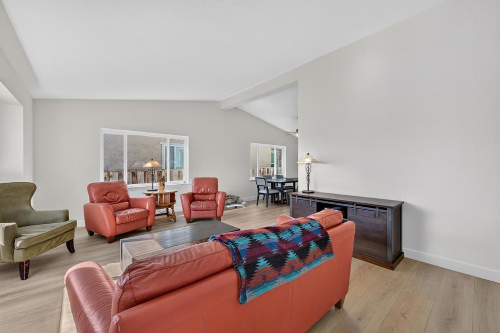Properties 2 151 Bender Circle