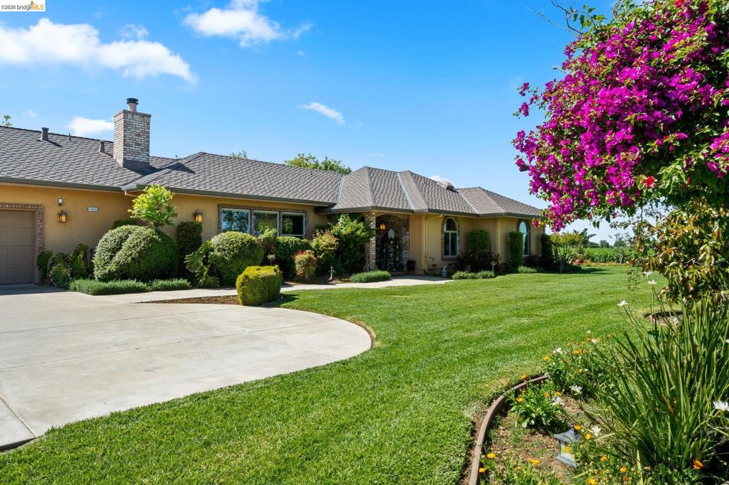 2445 Taylor Ln