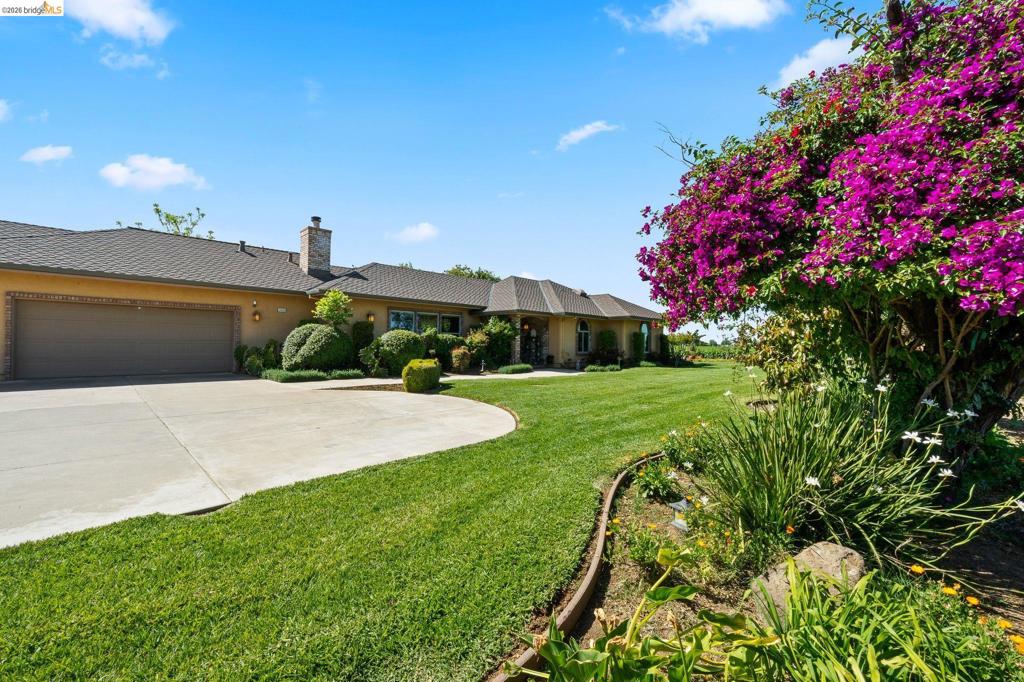 2445 Taylor Ln