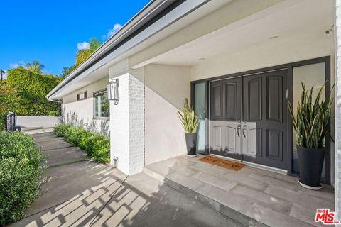 Photo of 2120 San Ysidro Drive, Beverly Hills, CA 90210 (MLS # 26654371)