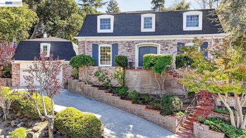 Photo of 4571 Ewing Rd RD, Castro Valley, CA 94546 (MLS # 41148348)