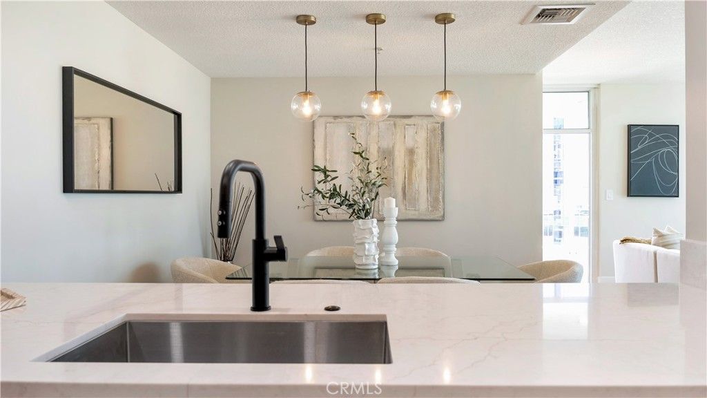 listing image 130721246955851821537