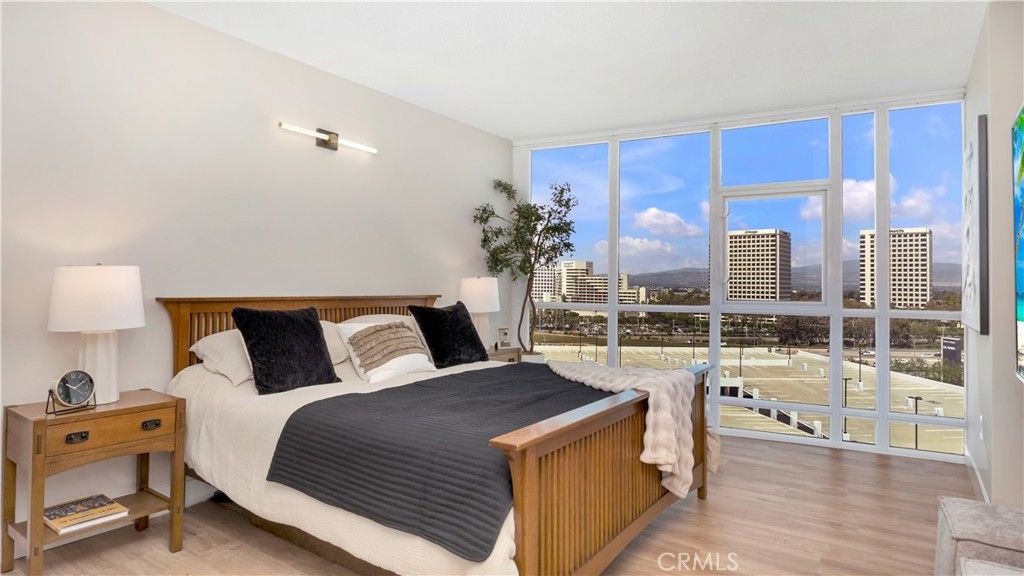 listing image 130722086693842036958