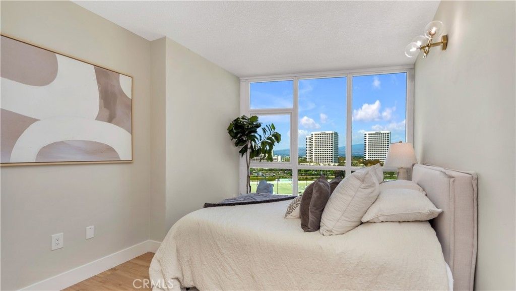 listing image 130727179701285577520