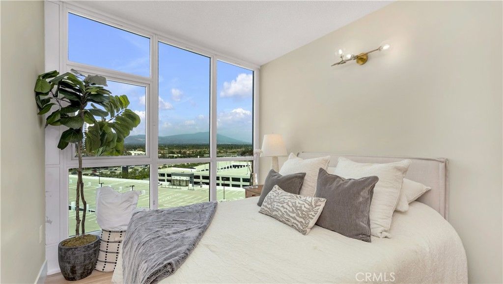 listing image 130729568151900749834