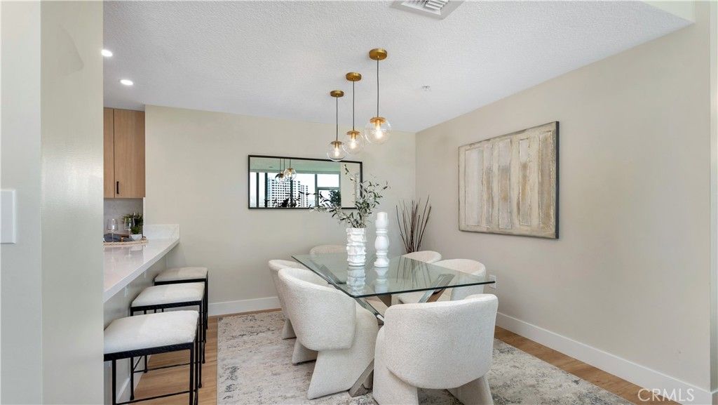 listing image 130729124486312407454