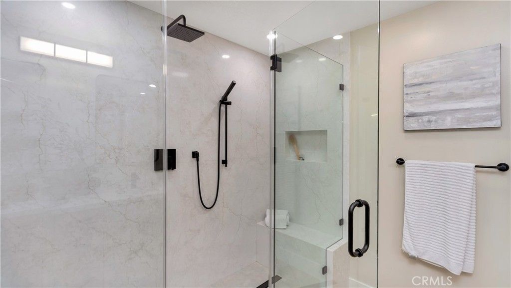 listing image 130727972725944339998