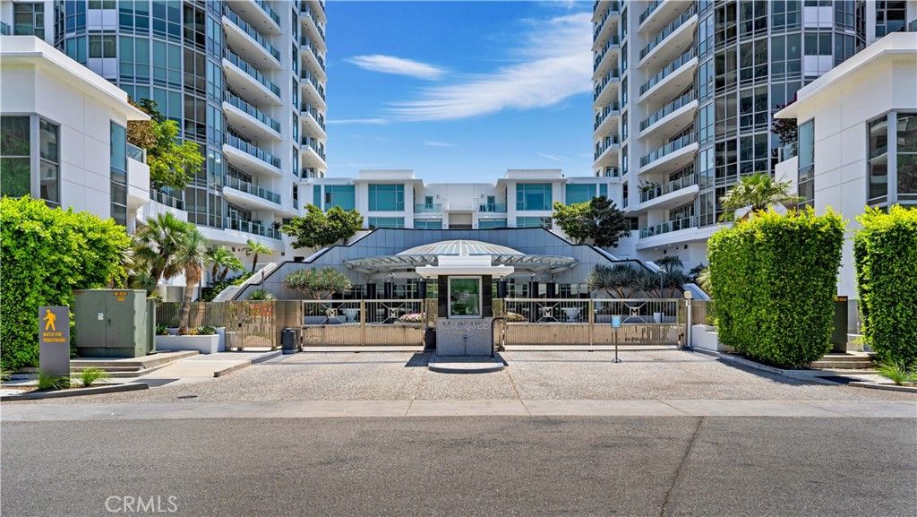 listing image 130728483359618851697