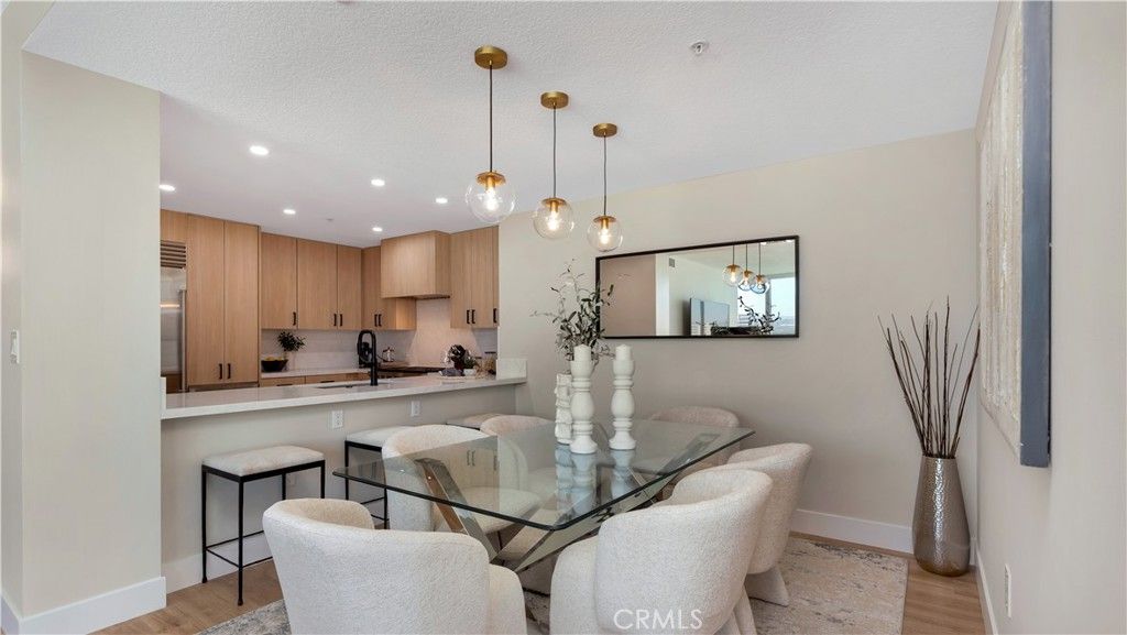 listing image 130728360782143782148