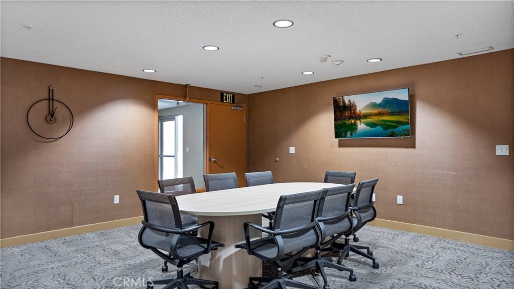 listing image 130721878571440159113