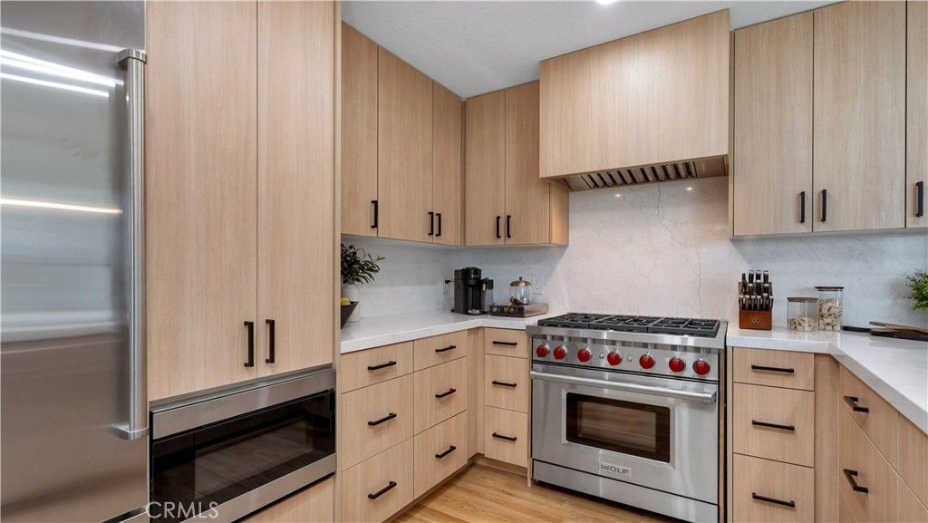 listing image 130723601585145594020