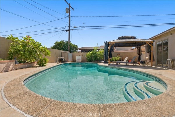 416 W ANDRIX ST, MONTEREY PARK, CA 91754 - Image e8daaa58d8d0a127050604d0cc1dbed9/2583370267
