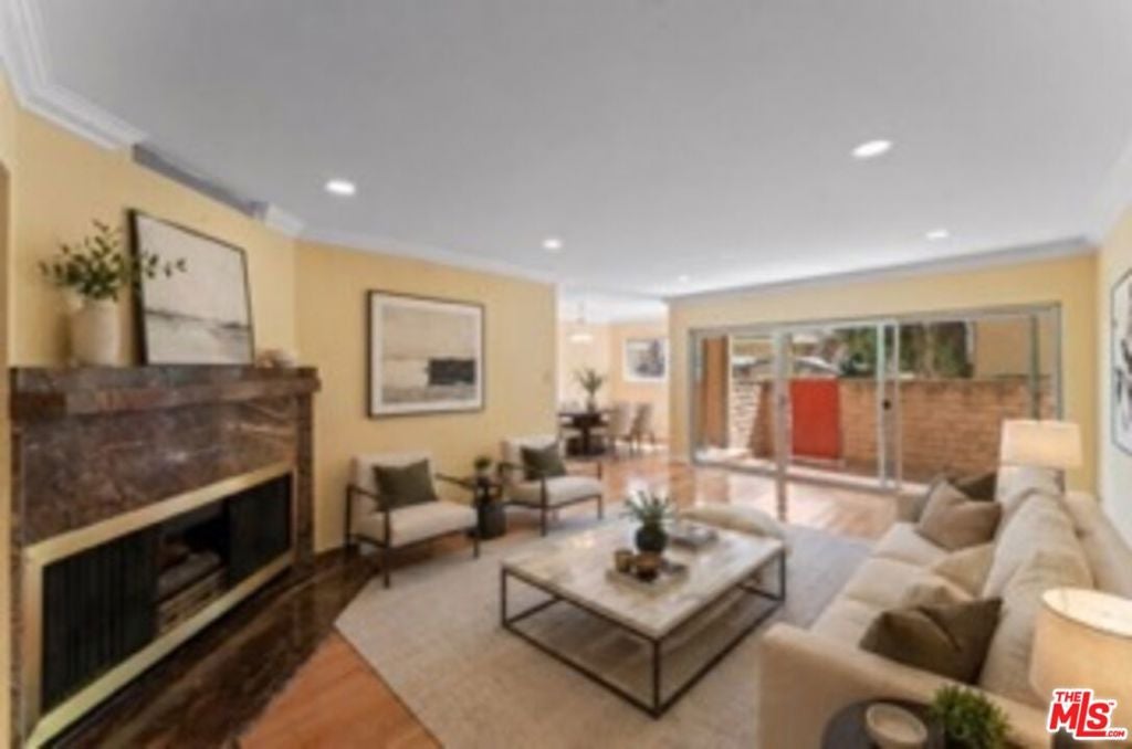 6225 Coldwater Canyon Avenue 112