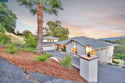 Photo of 1100 Dunsyre Dr Dr, Lafayette, CA 94549 (MLS # 41130281)