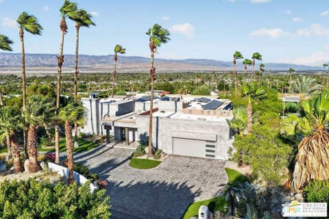 Photo of 2300 N Vista Drive, Palm Springs, CA 92262 (MLS # 26863547PS)