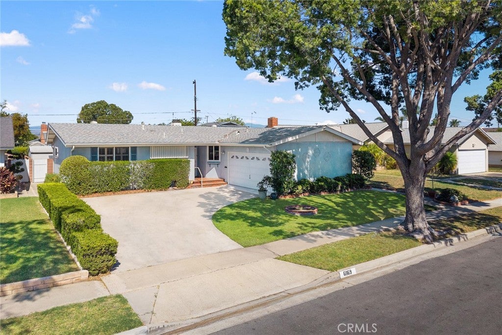 6869 San Bruno