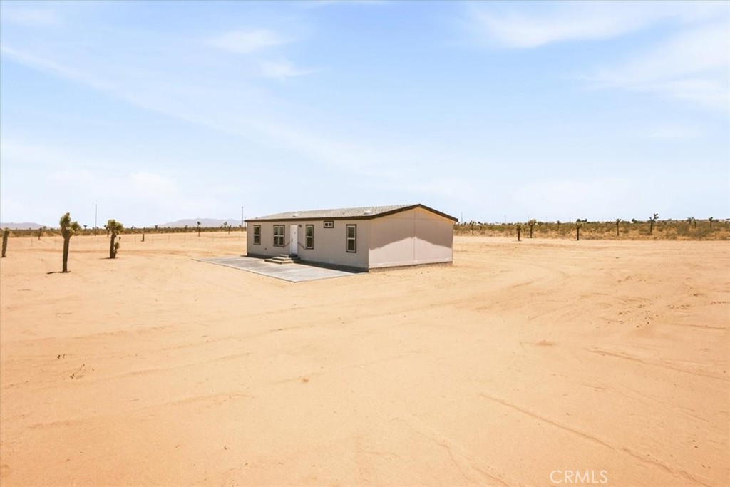 7625 Luna Road