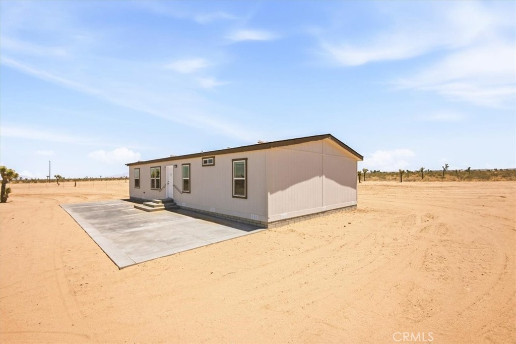 7625 Luna Road