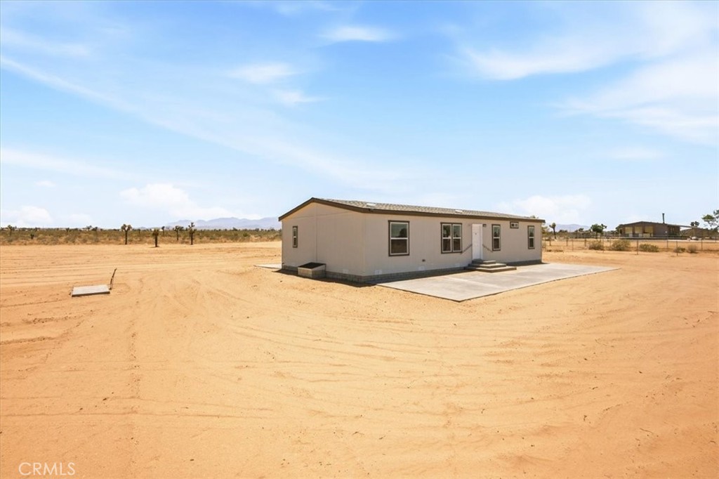 7625 Luna Road