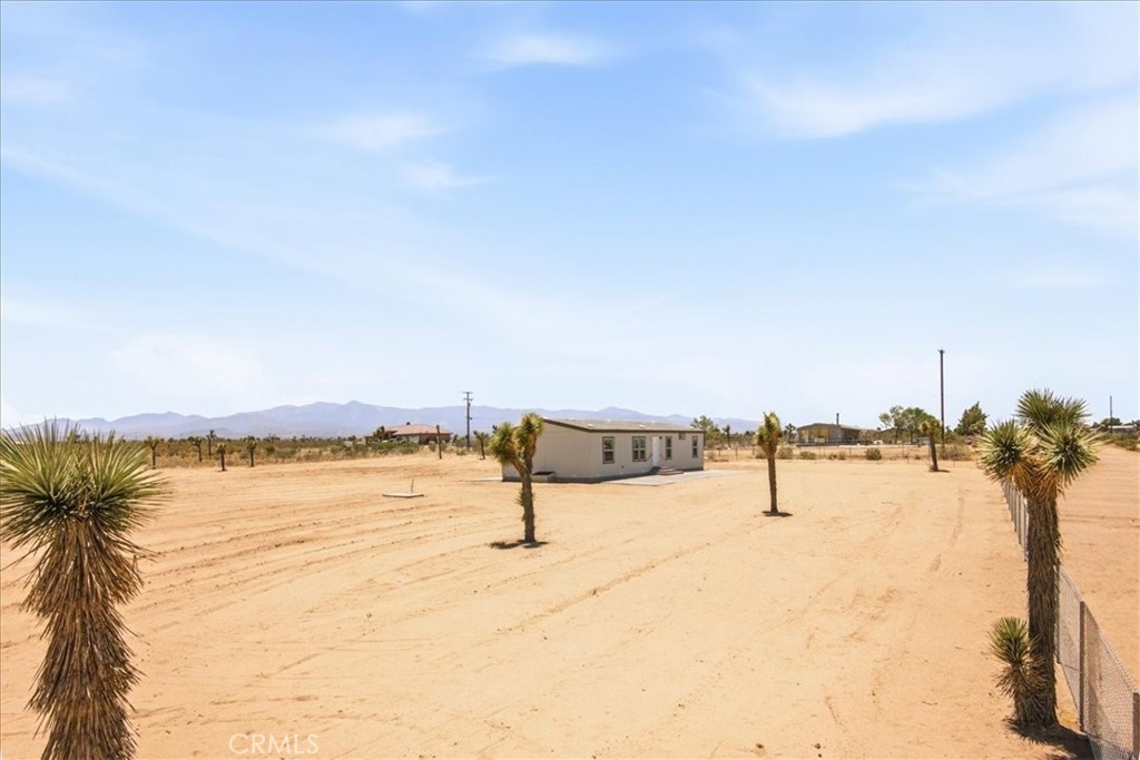 7625 Luna Road