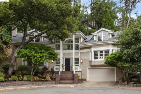 Photo of 23 Valant Place Pl, Piedmont, CA 94610 (MLS # 41130439)