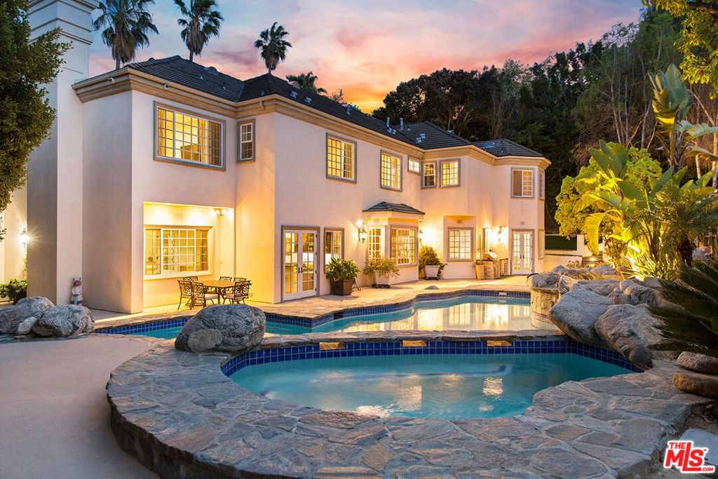 Photo of 14132 Beresford Road, Beverly Hills, CA 90210 (MLS # 26668725)