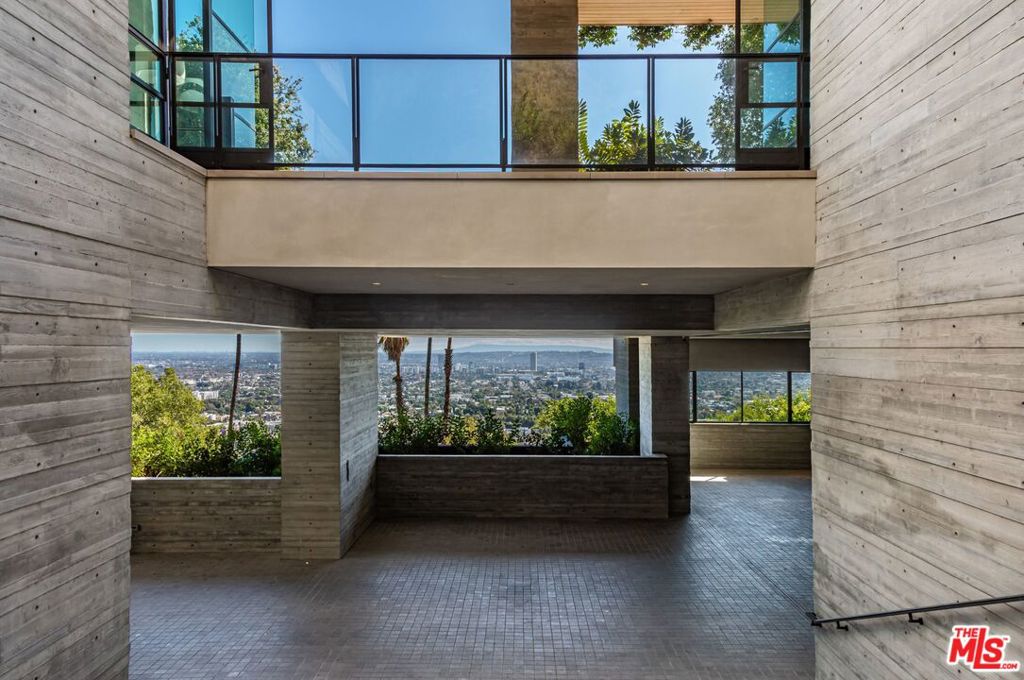 Properties 3 7661 Curson Terrace