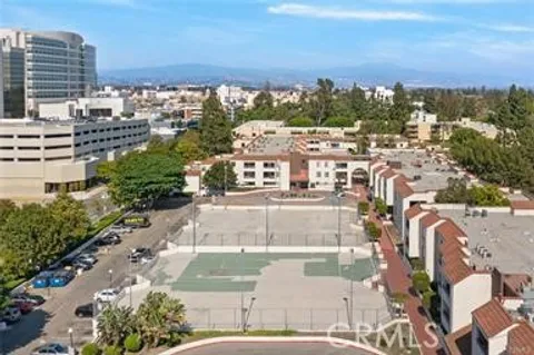 700 W 3rd St Unit C206, Santa Ana, CA 92701 - MLS#: PW25240818