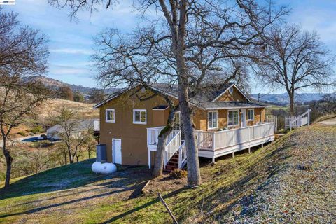 Photo of 1152 Acorn St, Copperopolis, CA 95228 (MLS # 41131428)