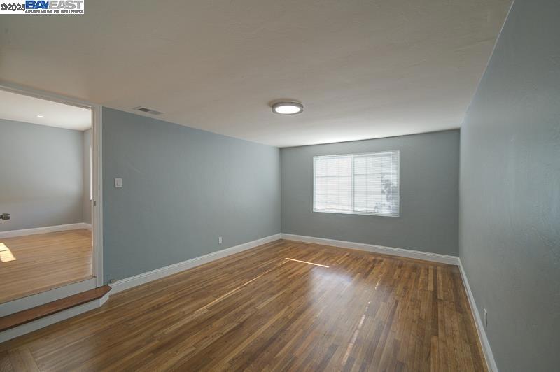 DAVIS EAST - Residential